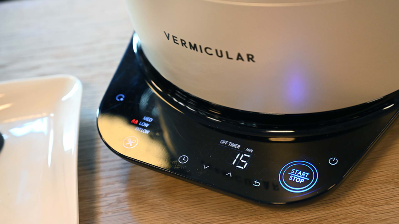 Illustration for article titled This Japanese Slow Cooker Is the Ultra-Precise, Overkill Crock-Pot of Your Fancy Kitchen Dreams